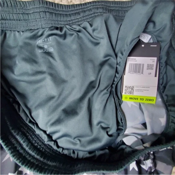 Nike women’s Dri-Fit Americana Running shorts plus size 3X - Picture 4 of 5